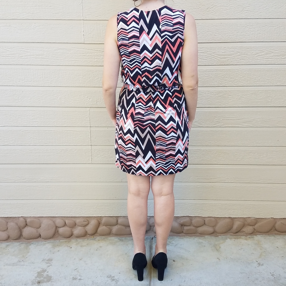 Woman's mini dress V neck - Picture 3 of 6